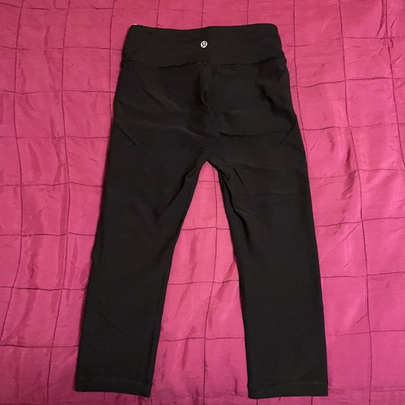 Reversible Lululemon Cropped Leggings - Size 4 - Picture 3 of 3